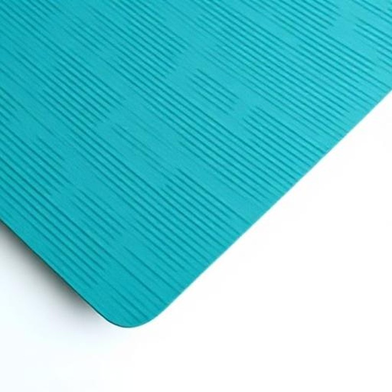 Ultra-Grip Non-Slip Alignment Yoga Mat - Detail view