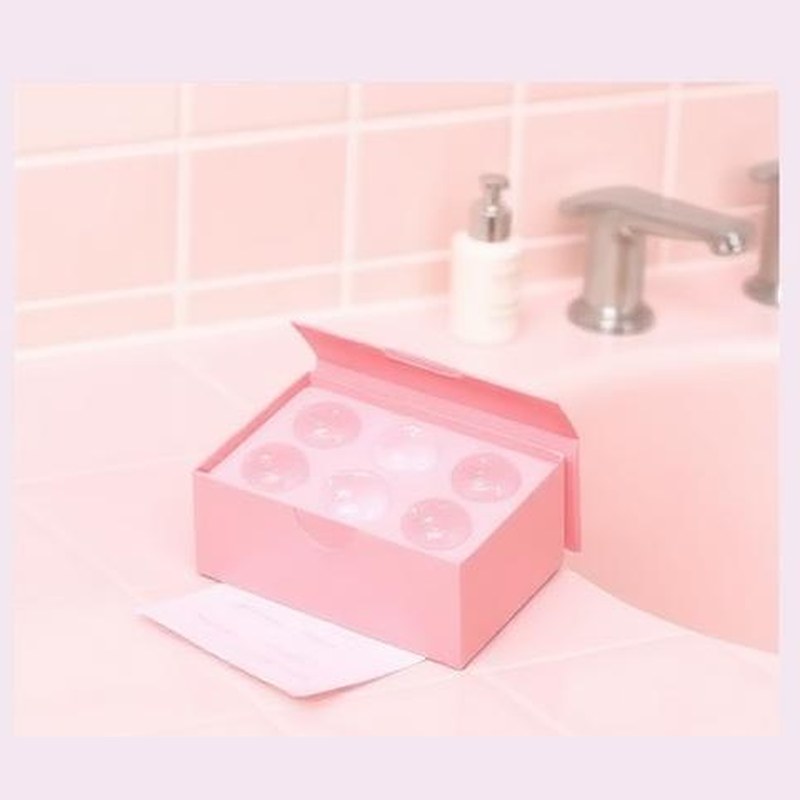 Hydrocolloid Invisible Blemish Care Patches - In use