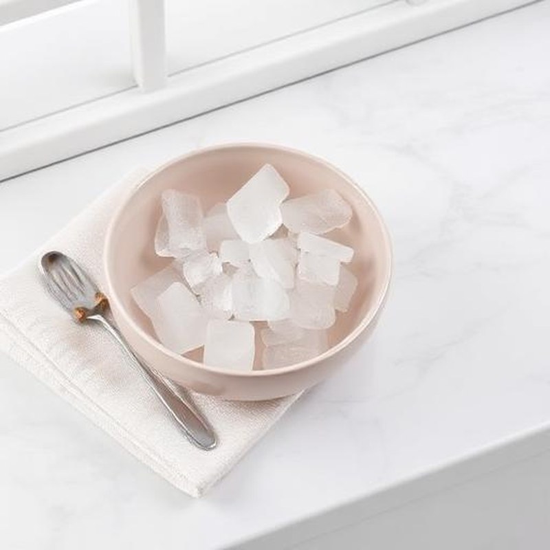 Ice Roller & Gua Sha Face Cooling Set - In use