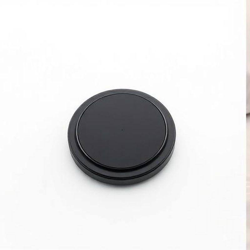 3-in-1 Foldable Magnetic Wireless Charging Station - Detail view